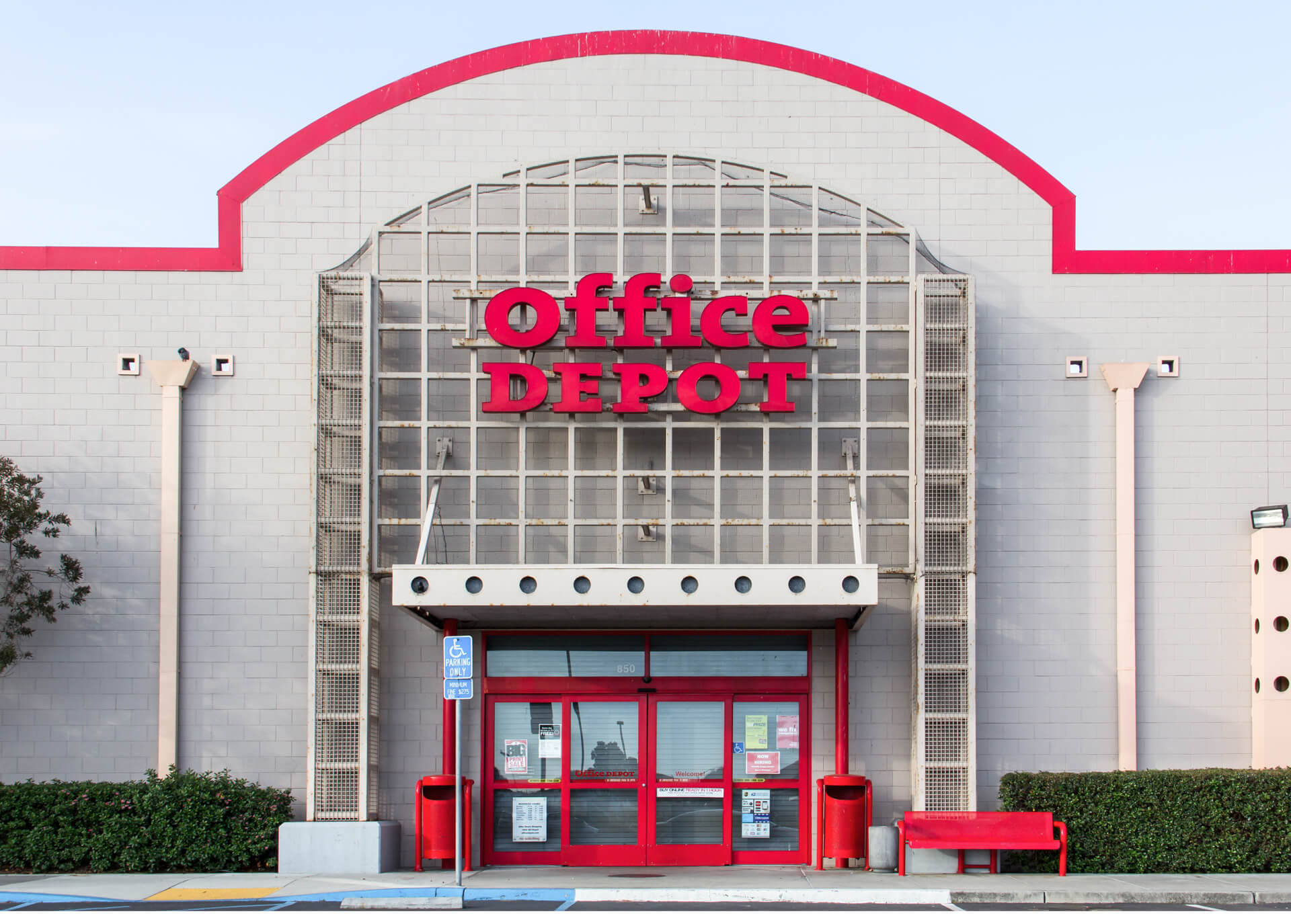 B2c és B2B webshopot fejlesztettünk az Office Depot számára